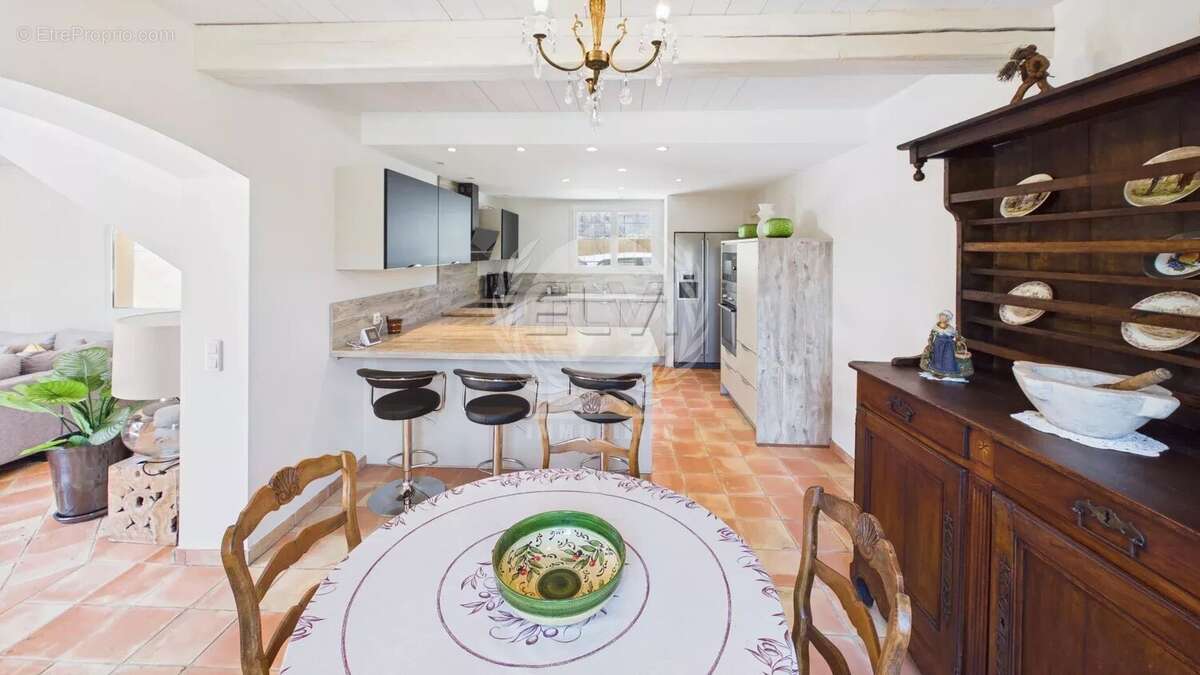 Maison à PLAN-DE-LA-TOUR
