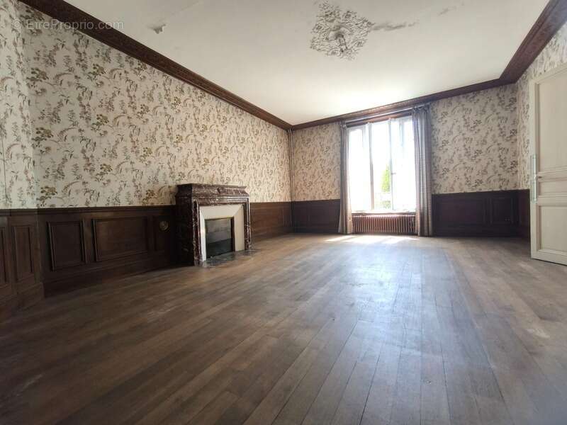 Charme de l'Ancien et volumes Exceptionnels "Maison de Maître à Rénover" - photo 3