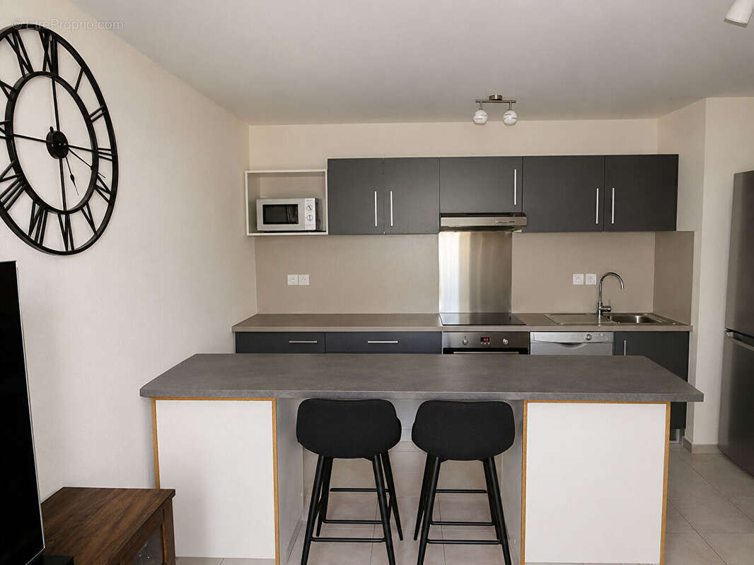 Appartement à COLLONGES