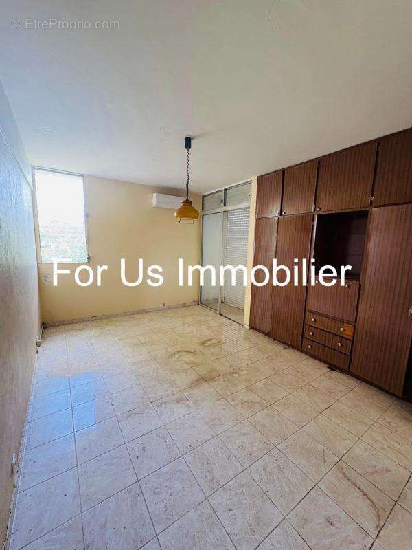 Maison à LES ABYMES