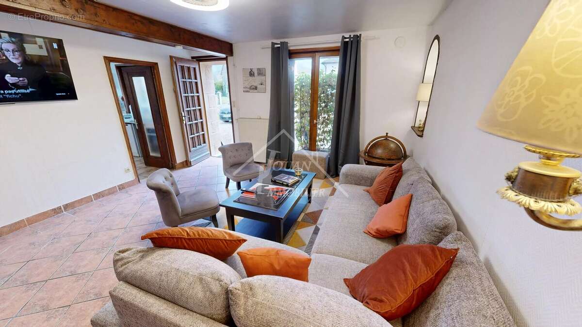 Maison à LOUROUX-DE-BOUBLE