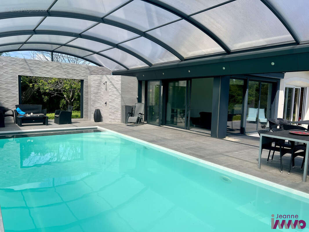 Maison 240 m² à Evette-Salbert  - photo 6