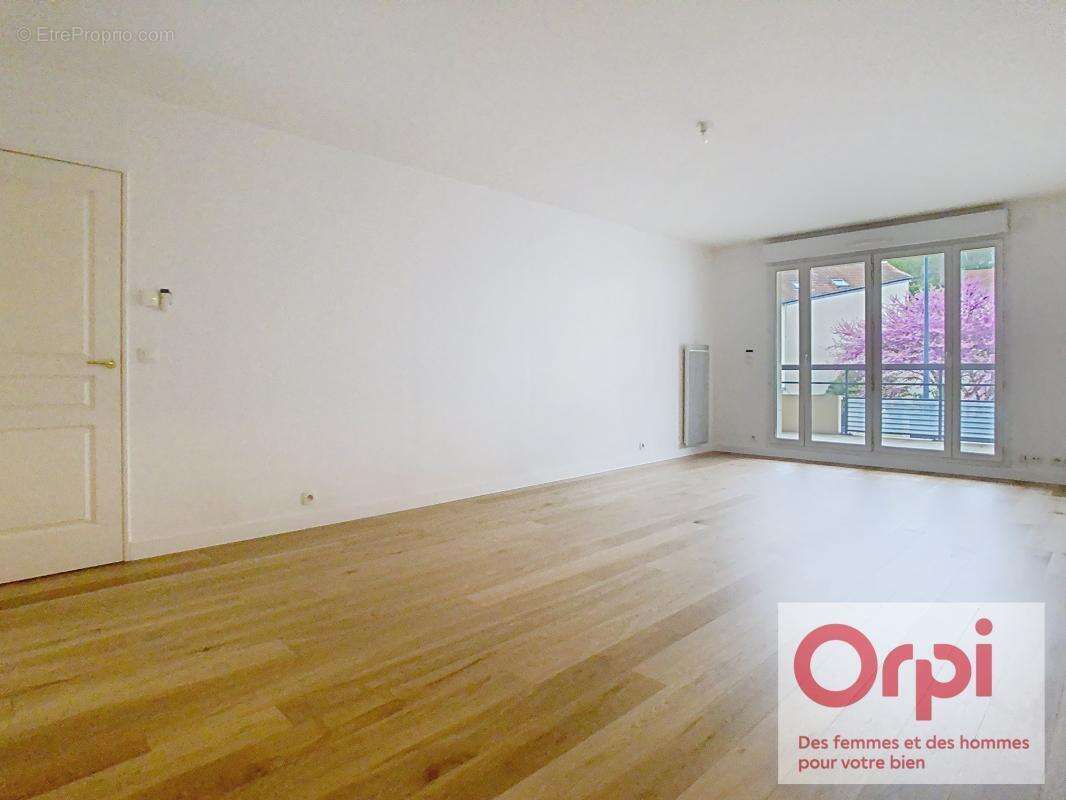 Appartement à ISSY-LES-MOULINEAUX
