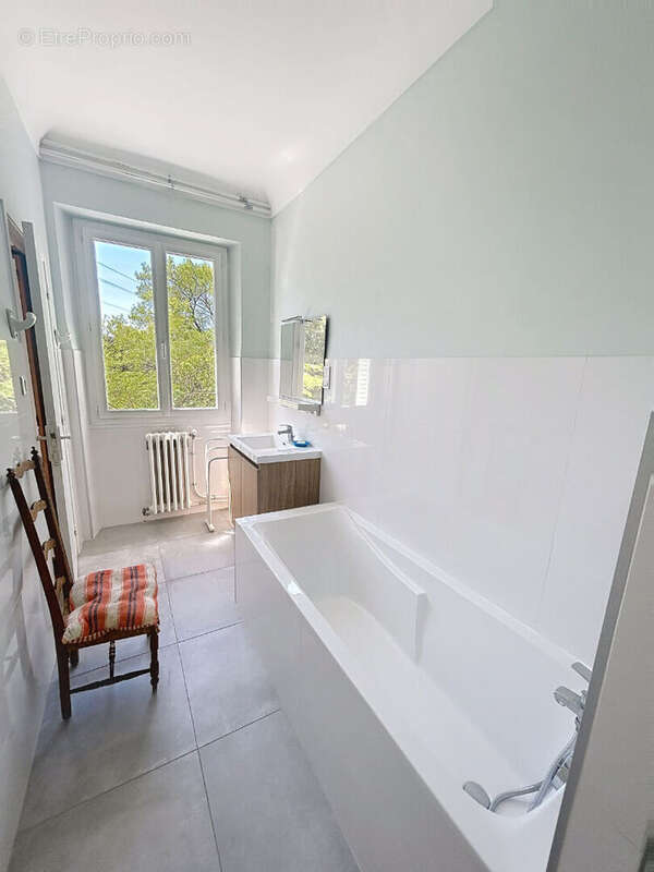 Maison à SAINT-VICTORET