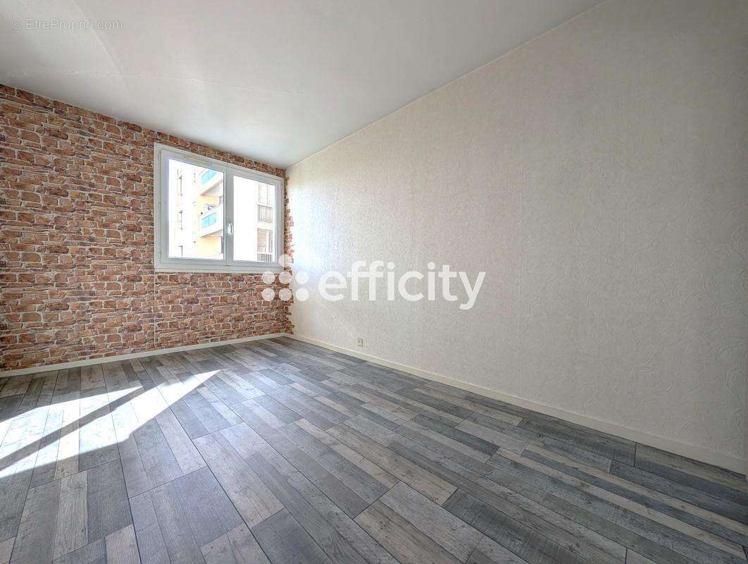 Appartement à ENGHIEN-LES-BAINS
