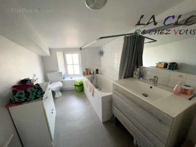 Appartement à COULONGES-SUR-L'AUTIZE