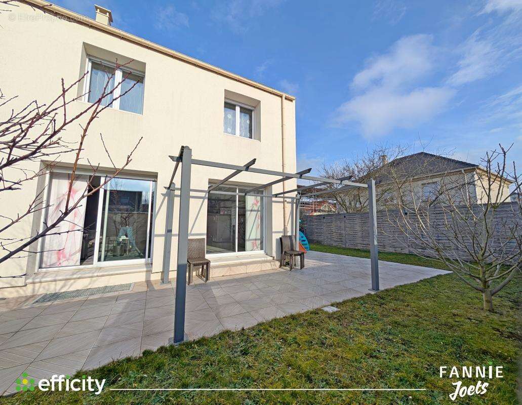 Maison à SAINT-GRATIEN