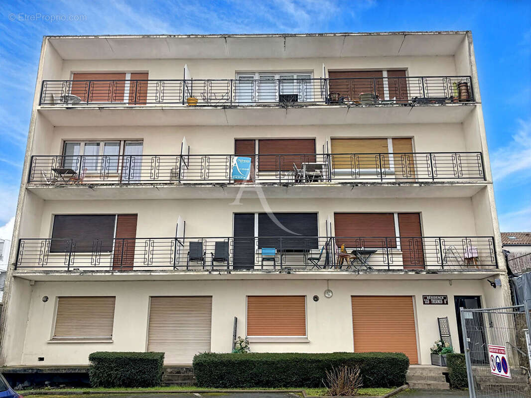 ROCHEFORT ? Studio meublé avec terrasse, face aux Thermes ? Exclusivité ! - photo 7