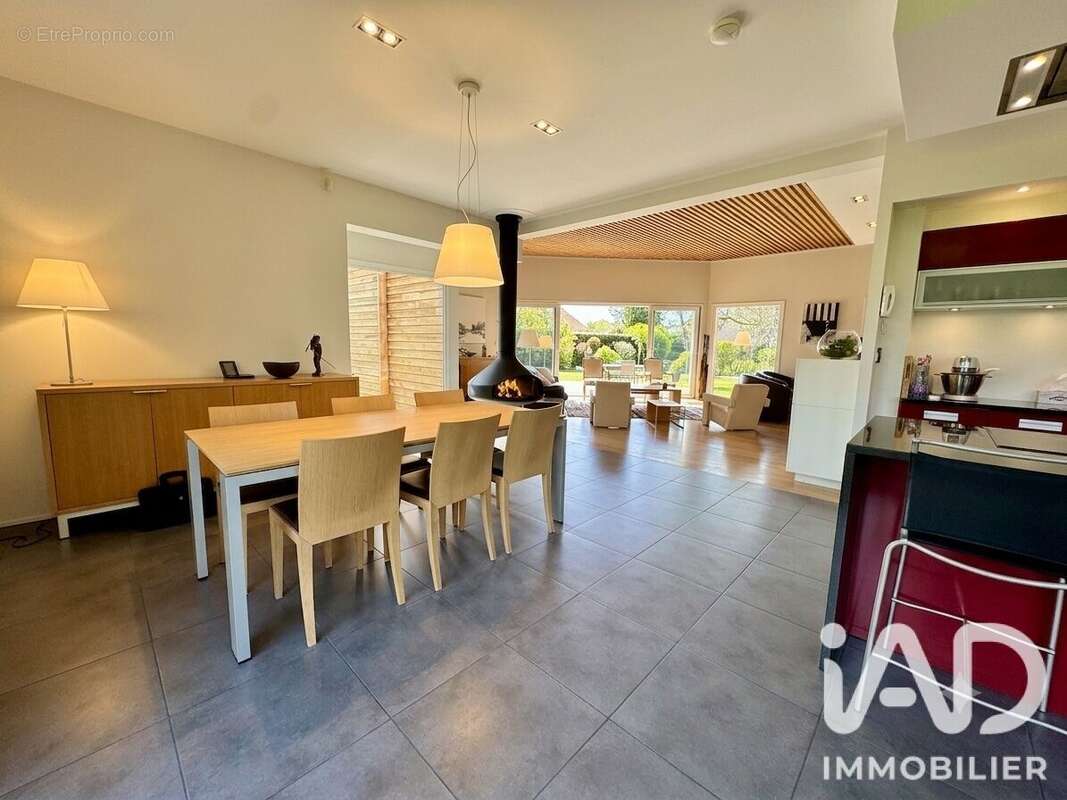 Maison 199 m² à La Bassee  - photo 3