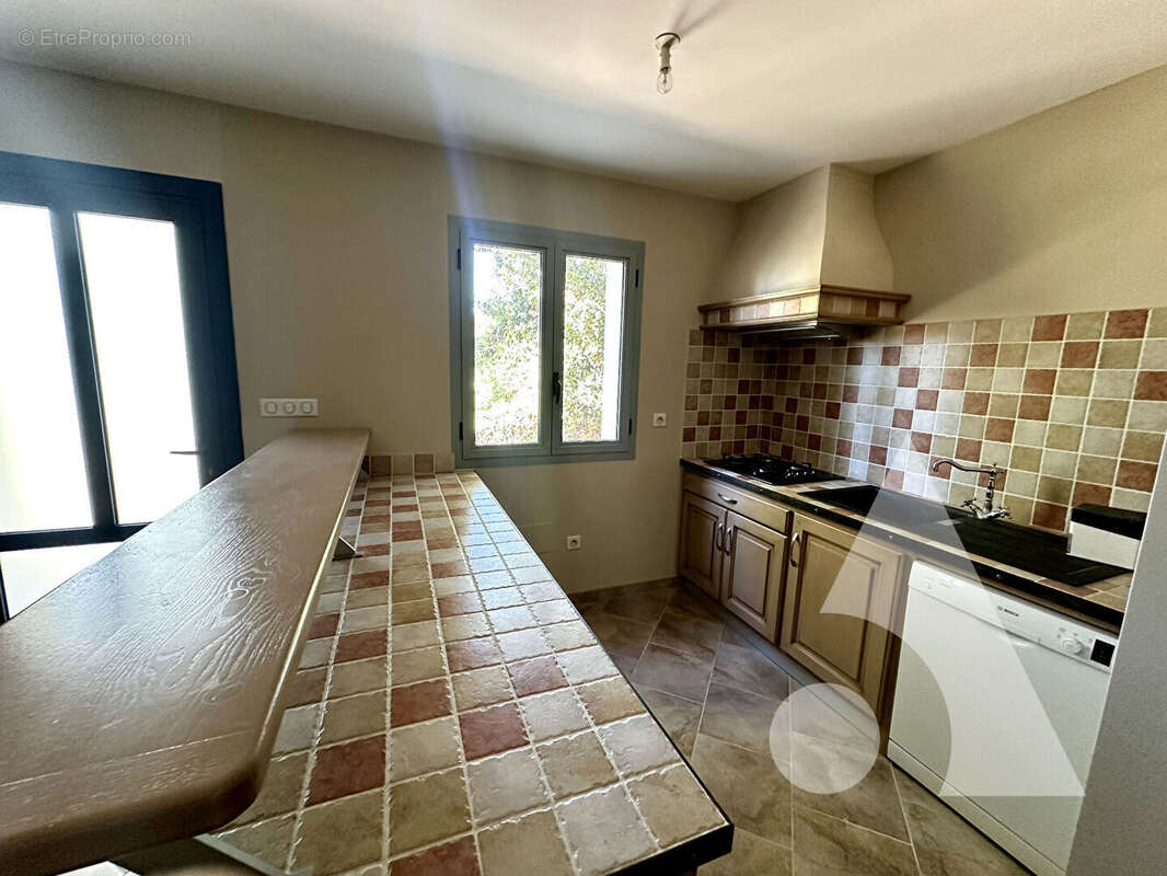 Villa de 224m² sur un terrain de  832 m² sur un terrain clos à Lorgues - photo 16