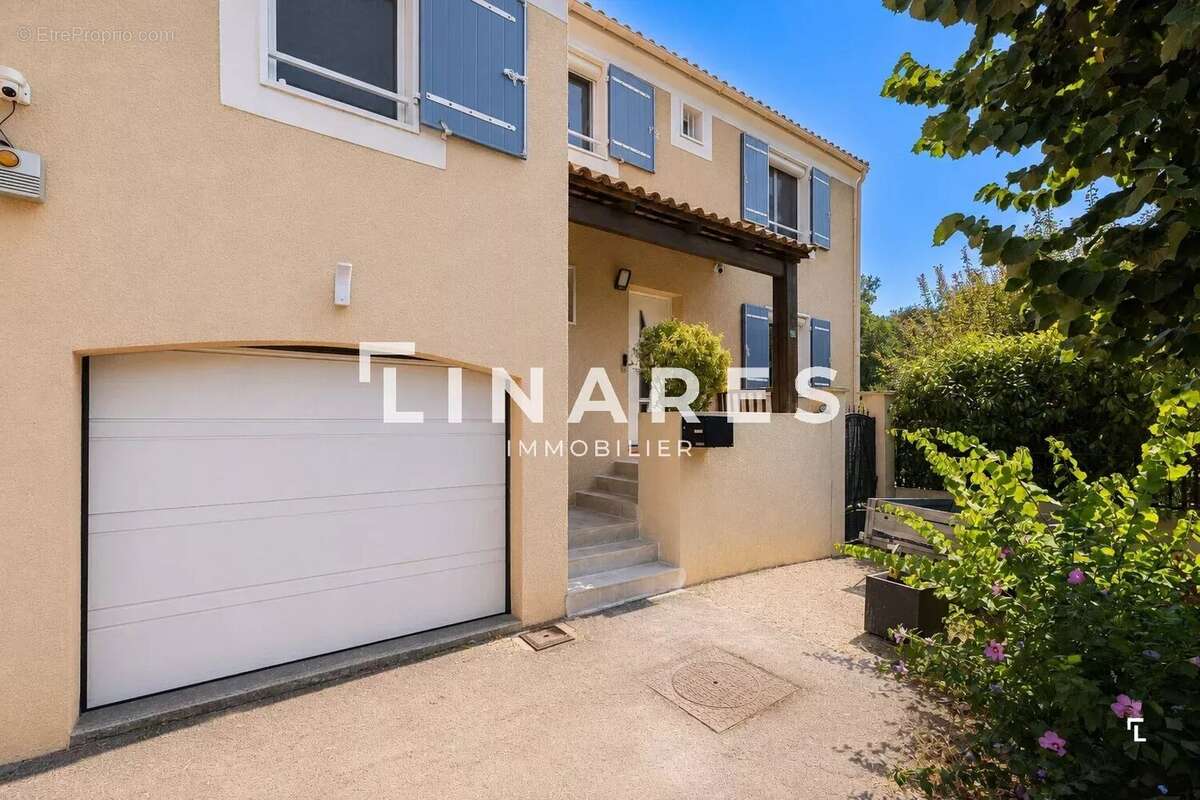 LA DOUCEUR - Villa T5 de 137m² - Piscine - Garage de 20m² - Terrain de 498m² - 13011 PARC DES 7 COLLINES - photo 17