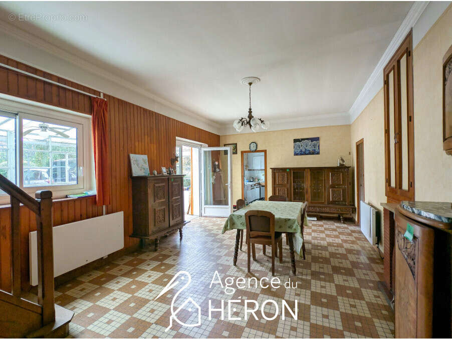 Maison à LA MADELEINE-SUR-LOING