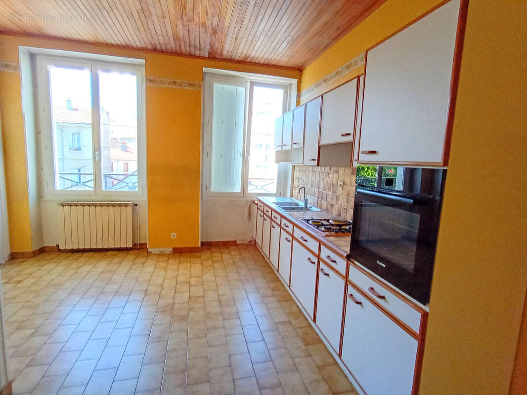 Appartement à SAINT-ETIENNE