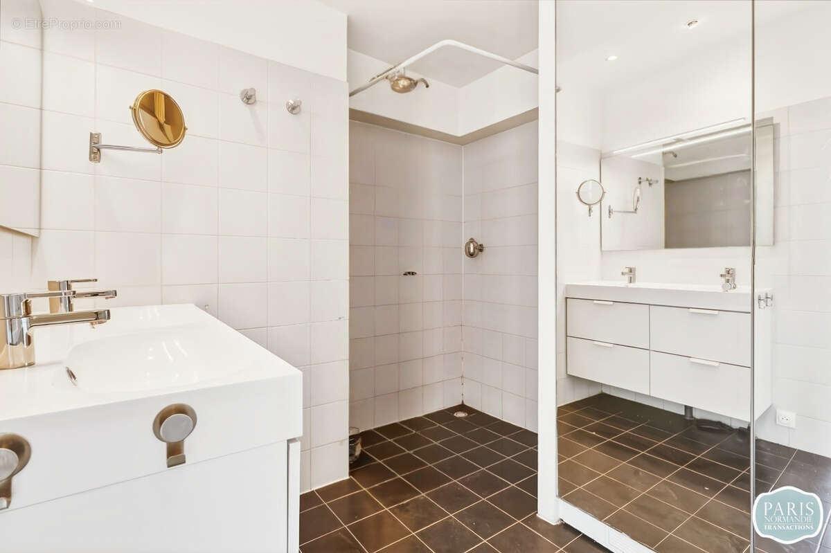 Appartement à PARIS-10E