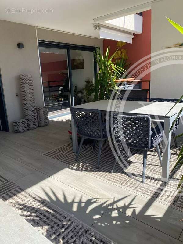 Appartement à EZE