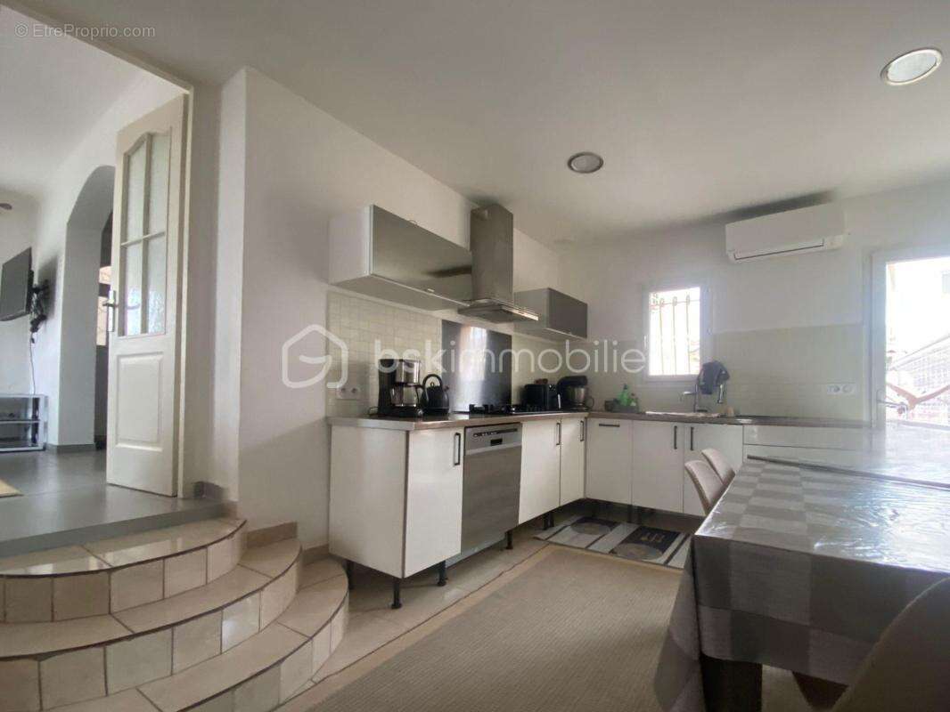 Maison à SAINT-GILLES