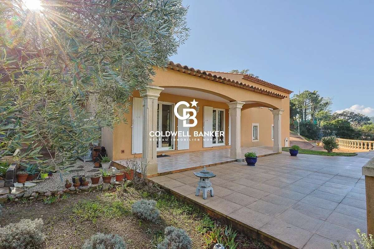 Maison à RAYOL-CANADEL-SUR-MER