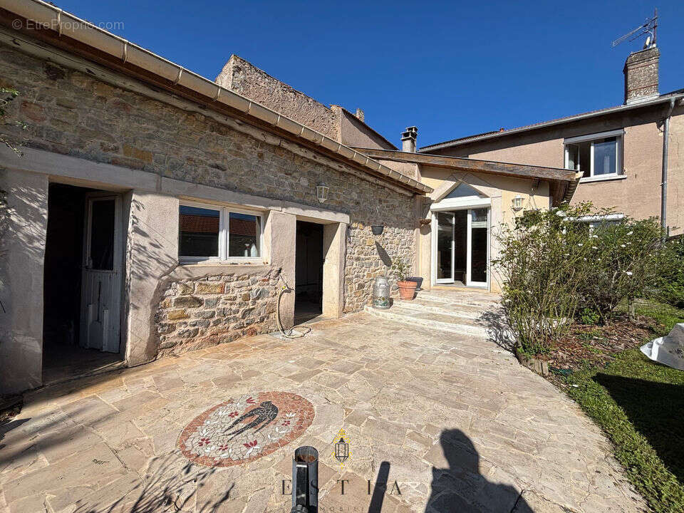 Maison à BUISSONCOURT