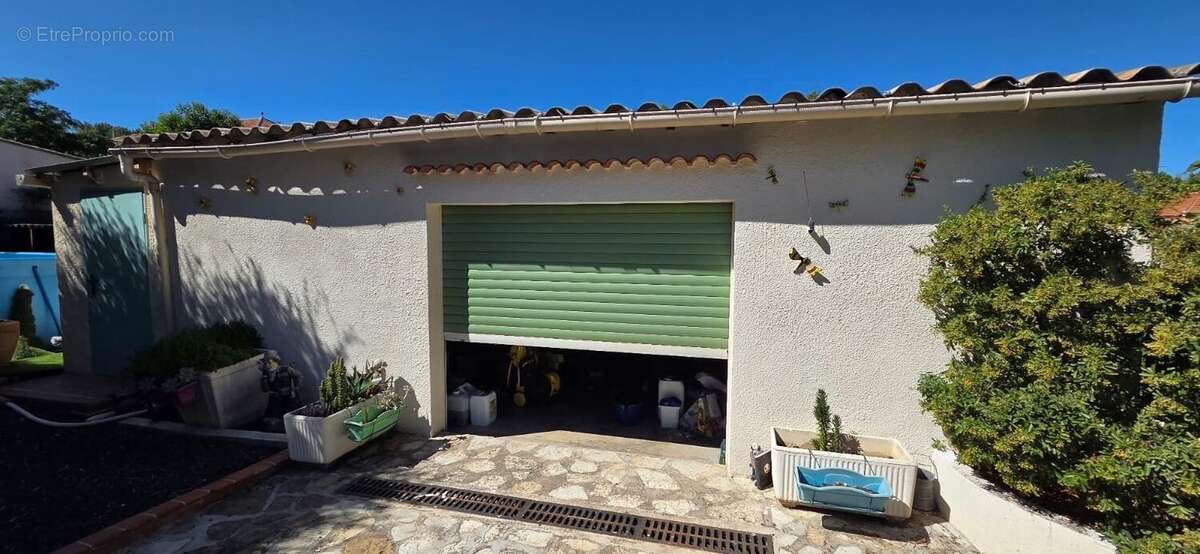 AUBAGNE-MAISON A VENDRE-3 CHAMBRES-CALME-PROXIMITE COMMERCES ET - Maison à AUBAGNE