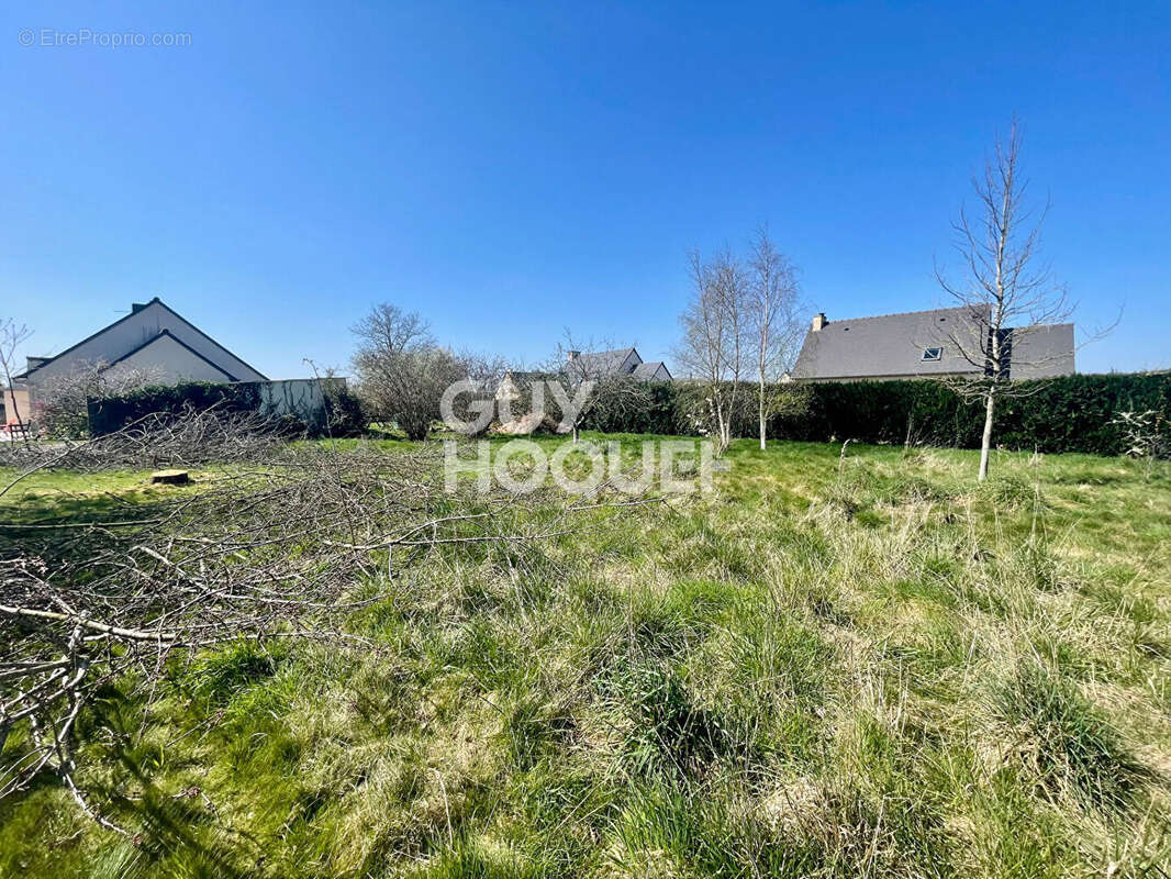 Terrain à LANVALLAY