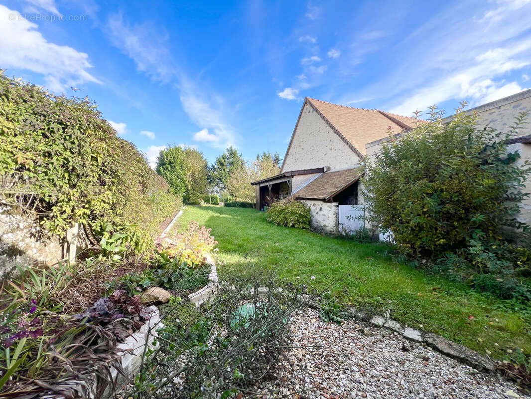 Maison à LOUAN-VILLEGRUIS-FONTAINE