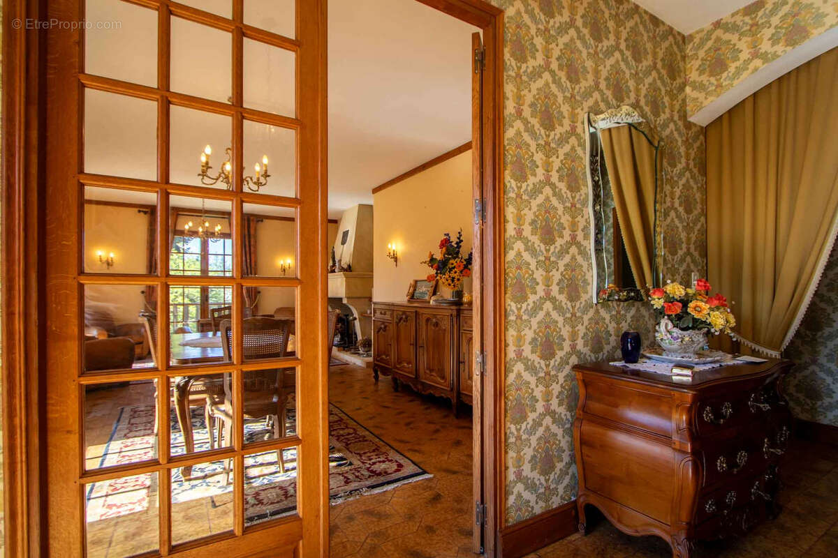 Maison à SAINT-JULIEN-DE-LAMPON