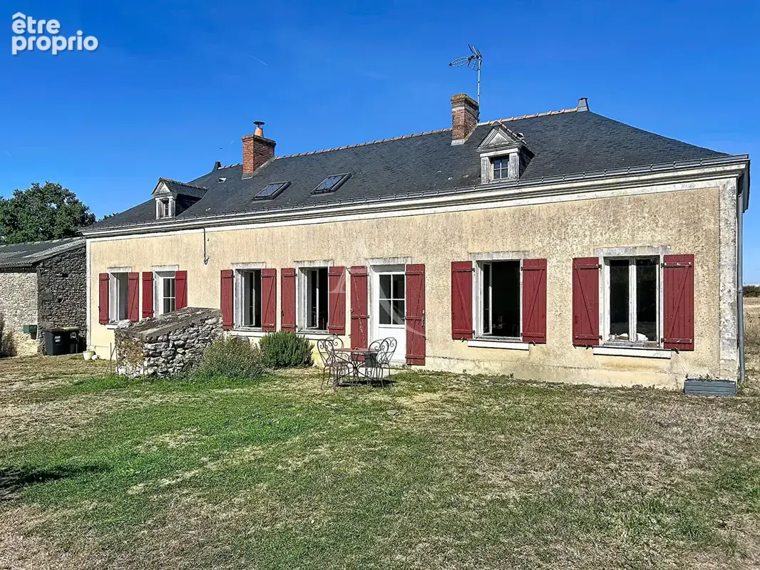 Montilliers - Longère avec dépendances sur plus de 5,5 hectares, sans voisinage - photo 18