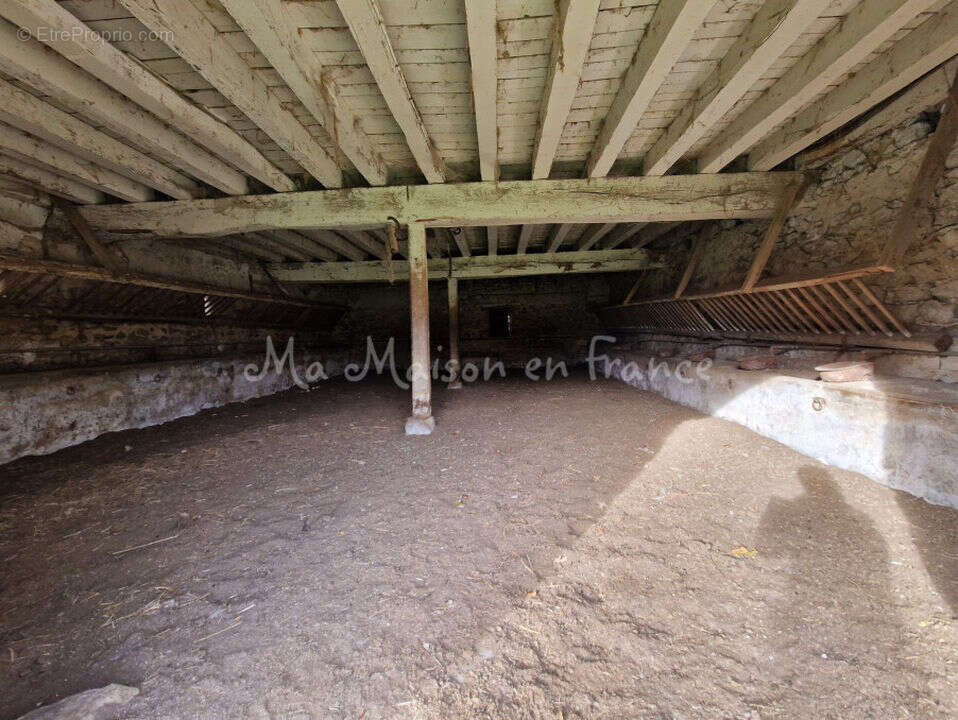 Autre à SAINT-POURCAIN-SUR-SIOULE