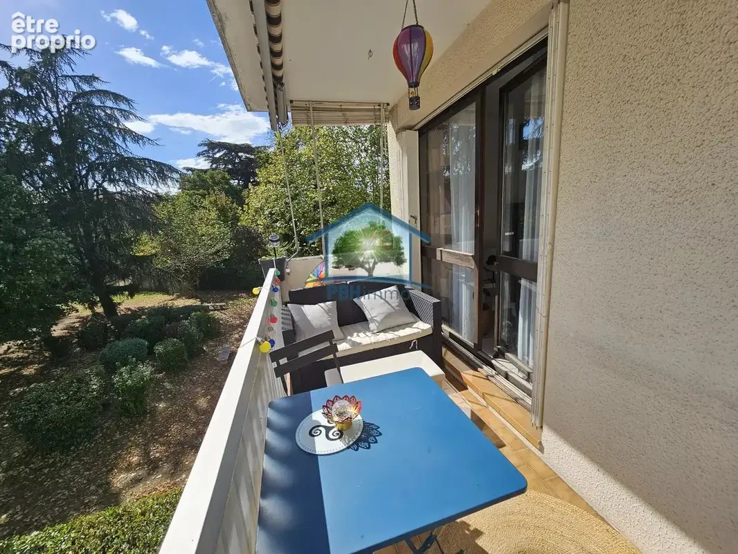 ST PRIEST : T4, Balcon, Caves, Parking - photo 2