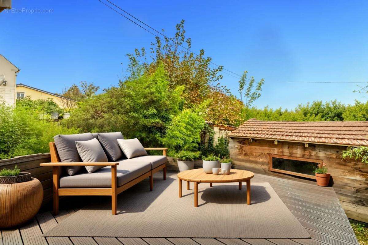 Maison à MAURECOURT