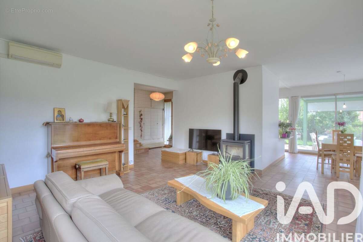 Photo 2 - Maison à BURES-SUR-YVETTE