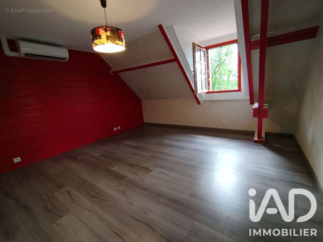 Maison 180 m² à Cressensac  - photo 9