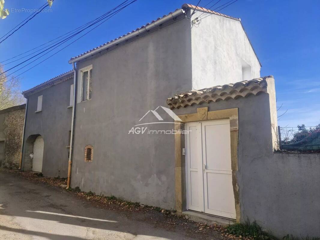 Maison à SAINT-HILAIRE-DE-BRETHMAS