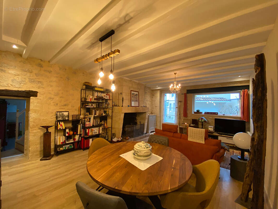 Maison à SAINT-EMILION