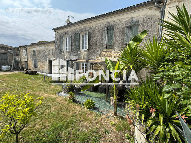 Maison à CHERVES-RICHEMONT