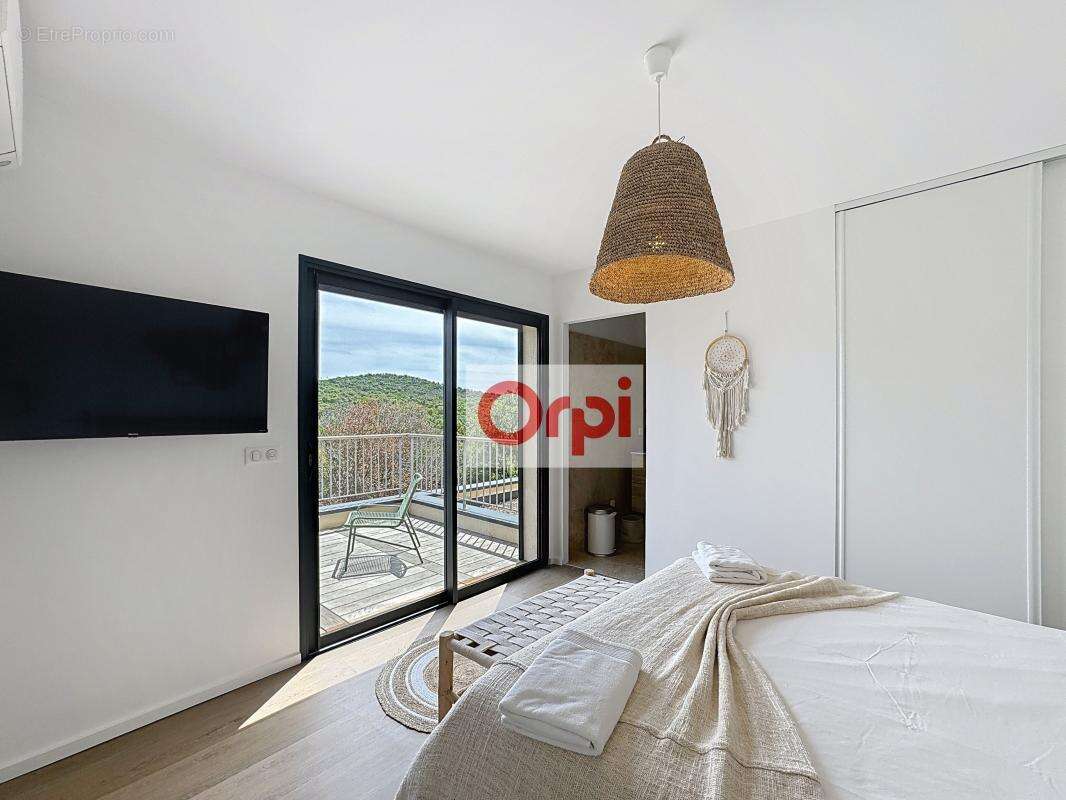 Villa contemporaine -  4 suites - Piscine proche Plages - photo 9