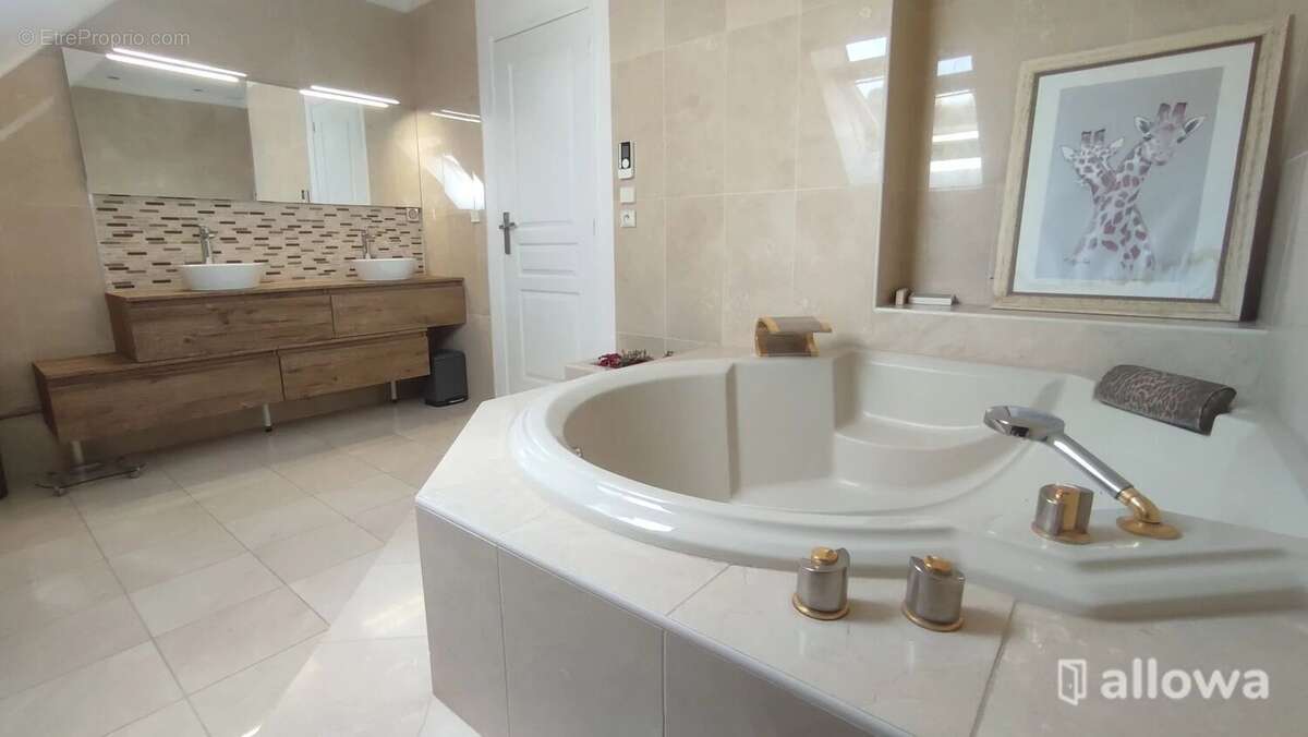 Maison à CHANTELOUP-LES-VIGNES