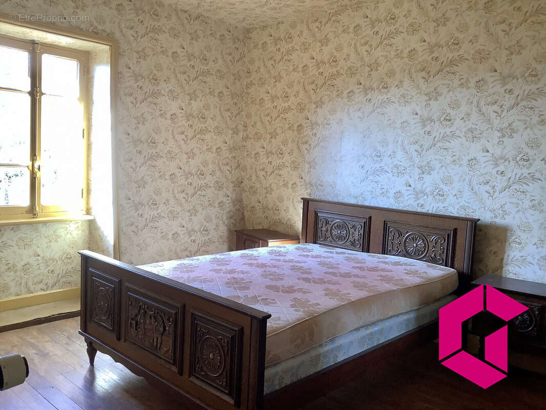 Maison à AUGEROLLES