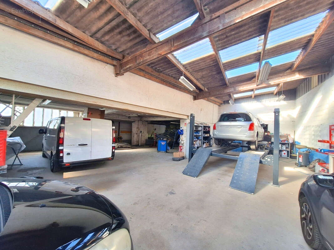 Bâtiment de 590 m2 à SEGRE - photo 2
