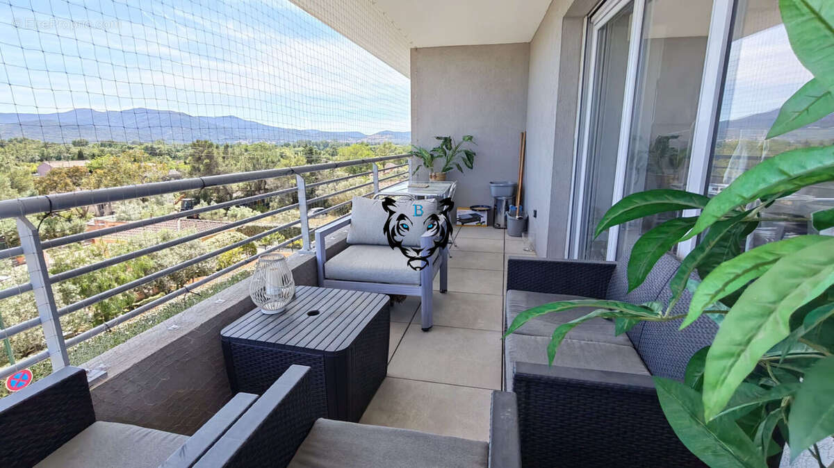 Appartement à PUGET-SUR-ARGENS