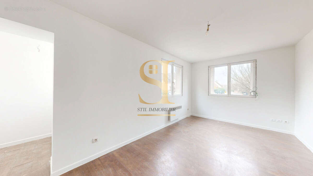 Appartement à CORBEIL-ESSONNES
