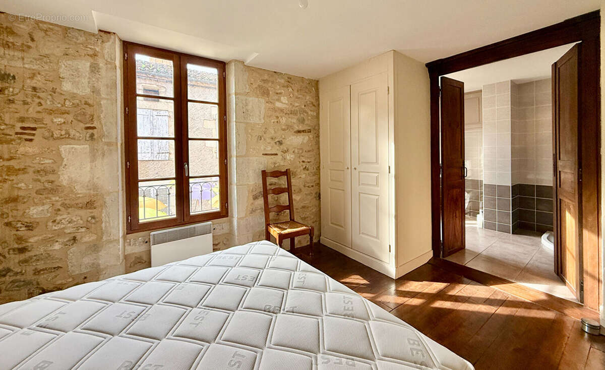 Maison à PUY-L&#039;EVEQUE