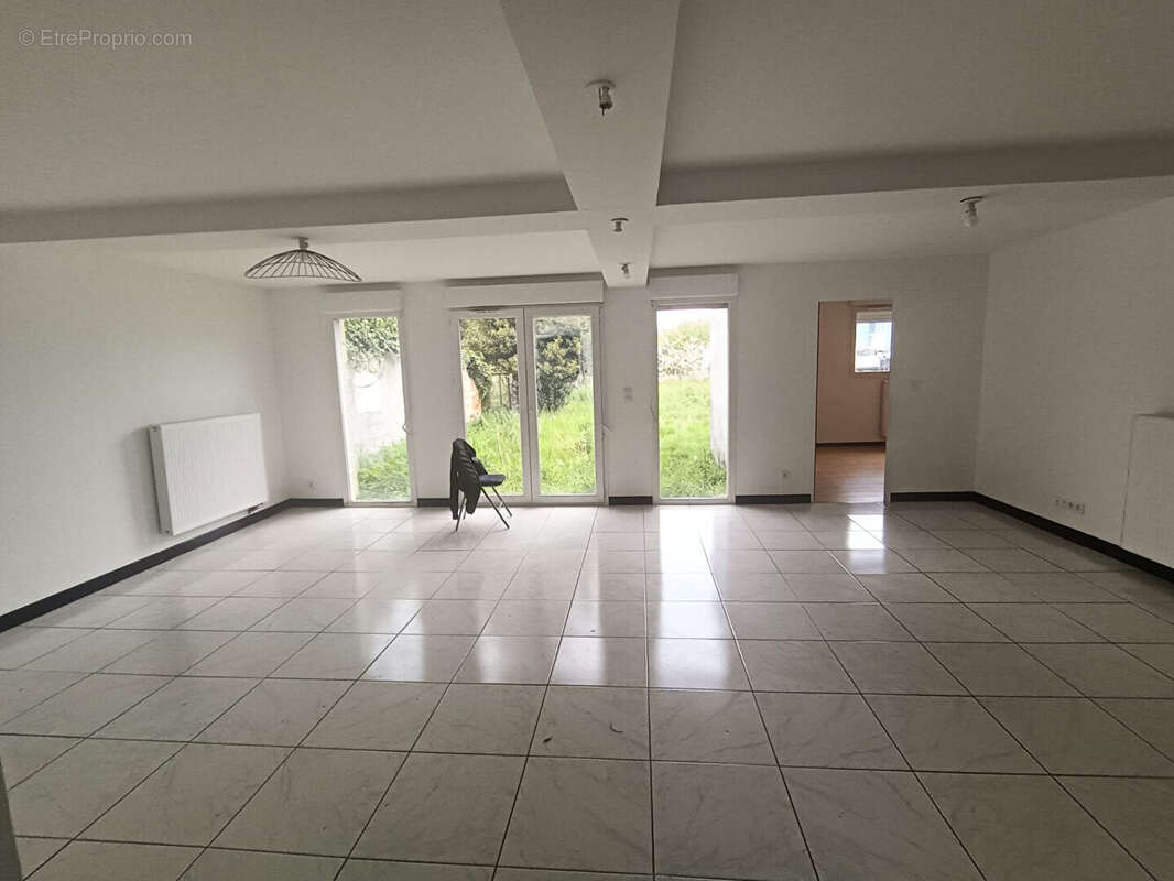 Maison à VILLENEUVE-SAINT-GERMAIN