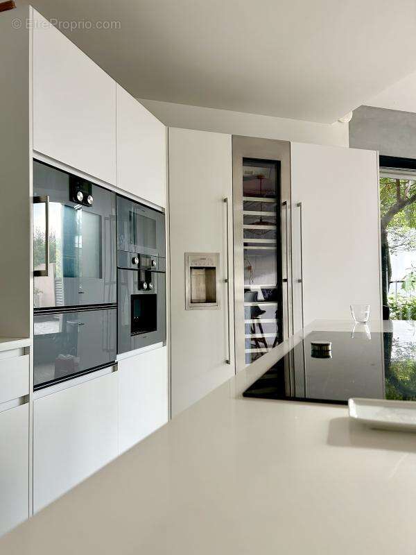 Maison 310 m² à Marseille-12e  - photo 5