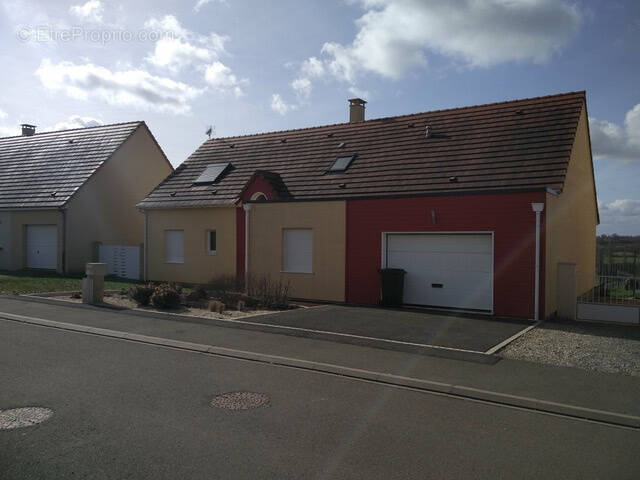 Maison à COULANS-SUR-GEE