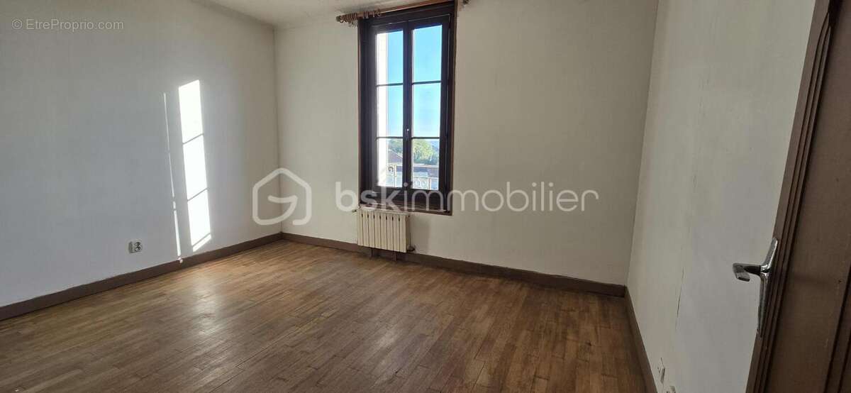 Maison ancienne avec grand local - photo 10