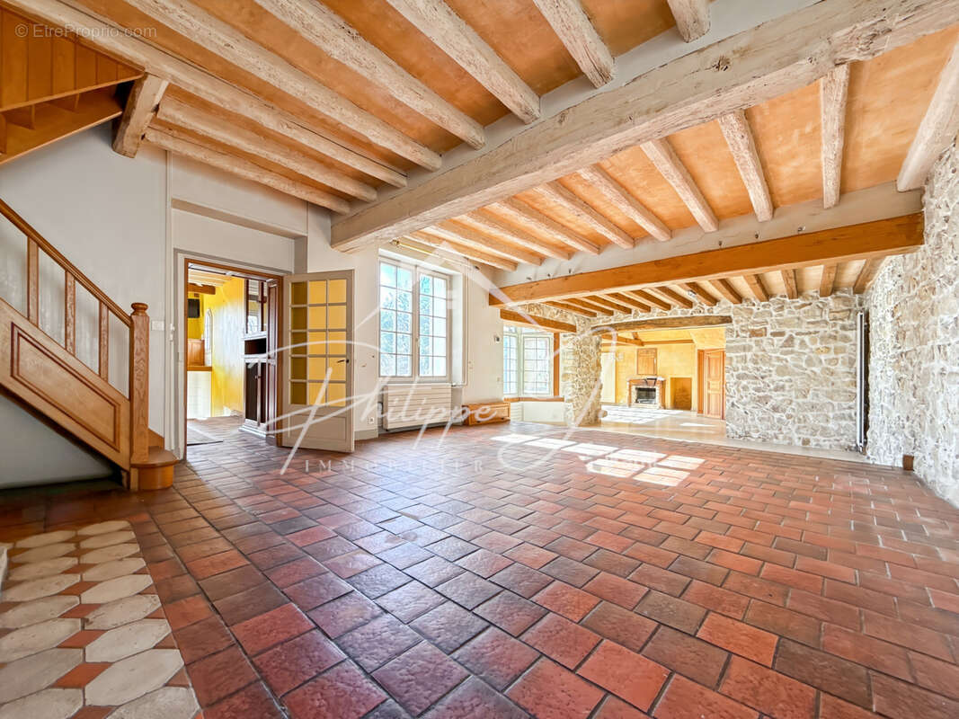 Maison à PONT-SUR-YONNE