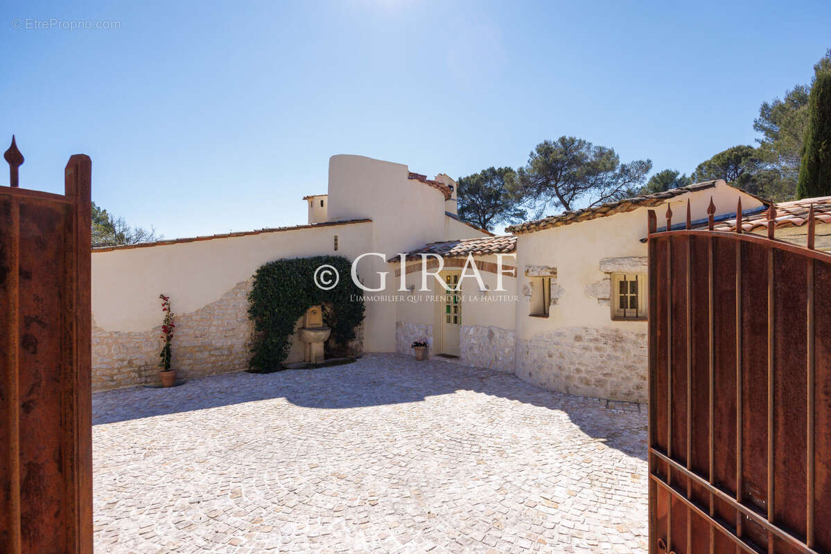 Maison à LA COLLE-SUR-LOUP