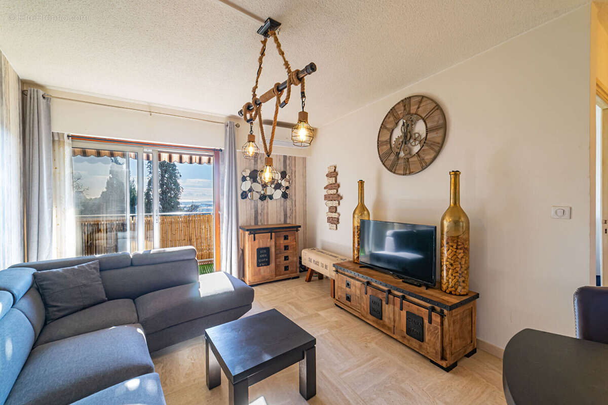 Appartement à VILLENEUVE-LOUBET