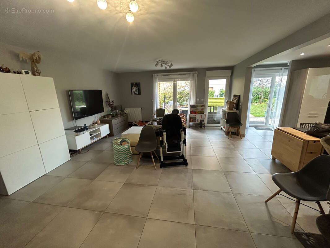 Appartement à CHARBONNIERES-LES-BAINS